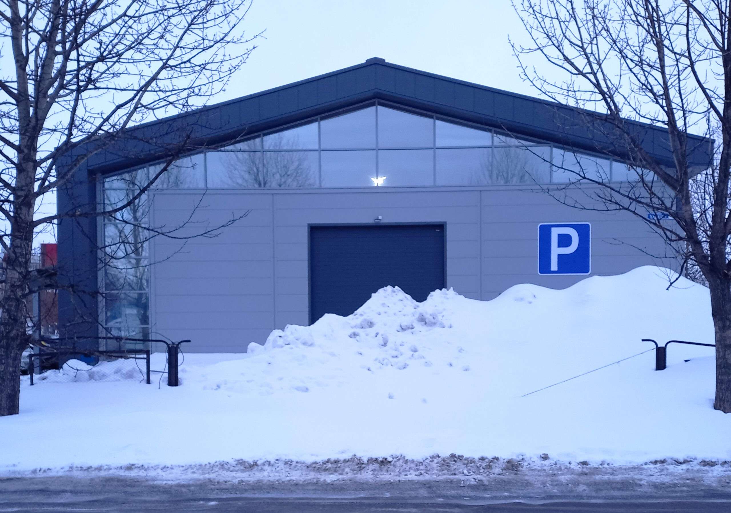 Крытая автопарковка Крытая автопарковка